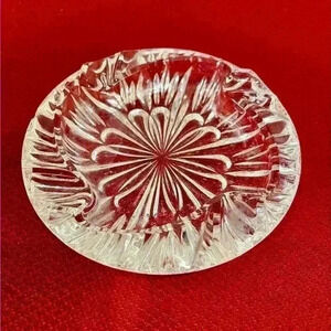 Vintage crystal ashtray in excellent condition 7 1/2 inches